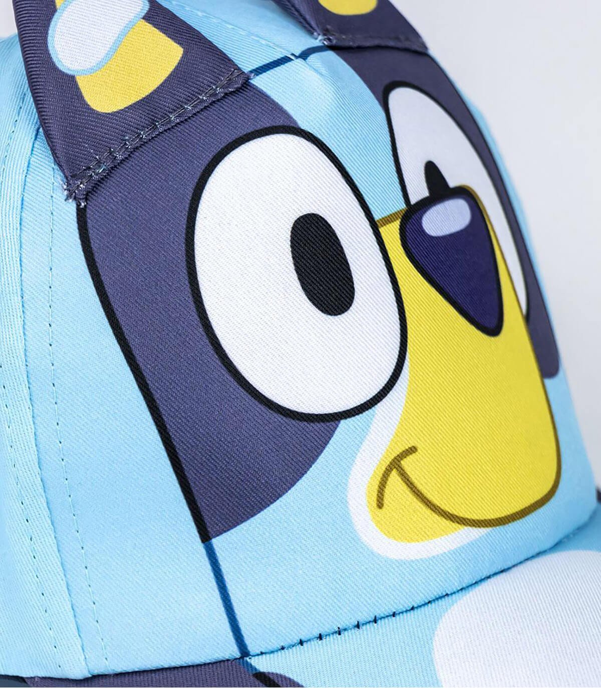 Детска шапка с козирка и апликация bluey 53 см - Image 4