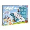 Комплект за създаване на стикери Bluey с 12 флумастери, 50 стикери, 7 печата и книжка за оцветяване