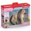 Кон с мека грива и аксесоари Andalusian Mare