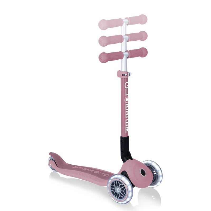 Сгъваема еко тротинетка с 3 колела GLOBBER JUNIOR FOLDABLE LIGHTS ECOLOGIC – цвят бери - Image 6